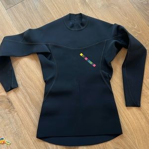 Saturdays NYC x FERAL size 6 1.5mm top women's wetsuit